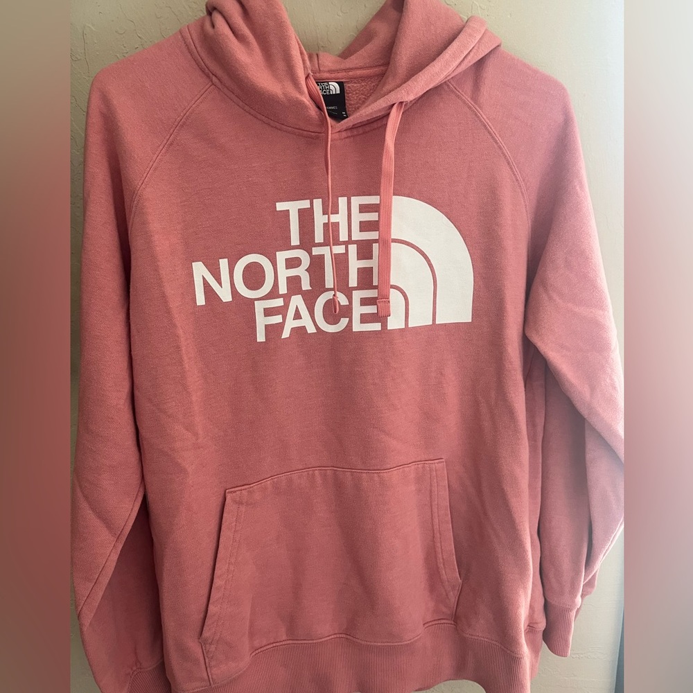 Women’s North Face Hoodie in Pink
